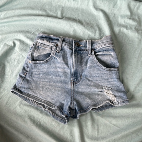 Kendall + Kyle Jean Shorts - Picture 2 of 5